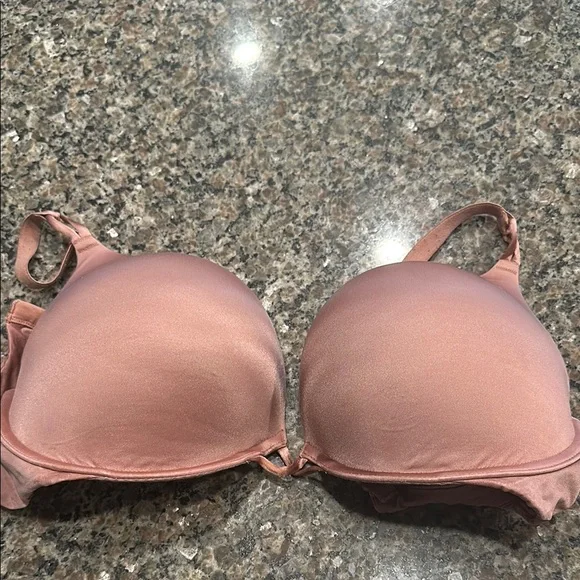 Victorias Secret Bombshell push up bra - Picture 2 of 6
